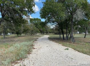 1519 Meadow Gln, Adkins, TX 78101