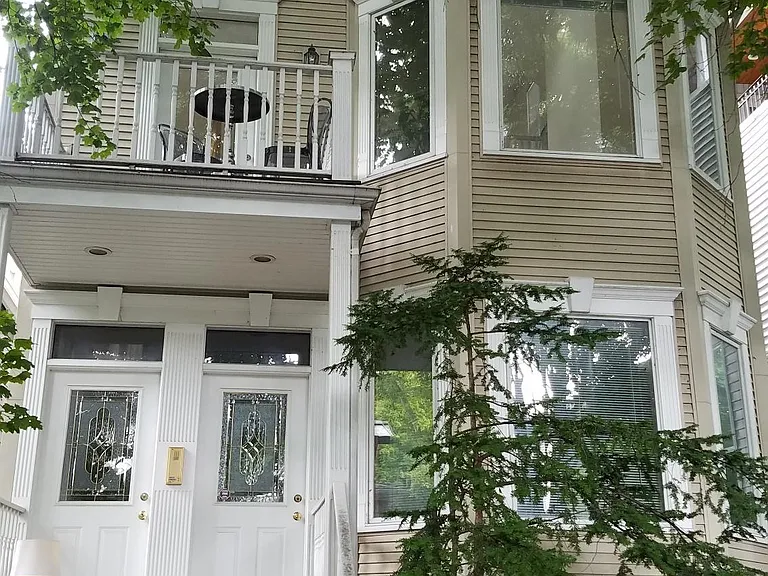 1522 W Nelson St #1 — Photo 1