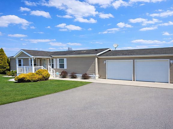 Exterior Image-2-Skyline 402I Whispering Pines