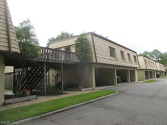 2nd image of 1675 Monterry Pl