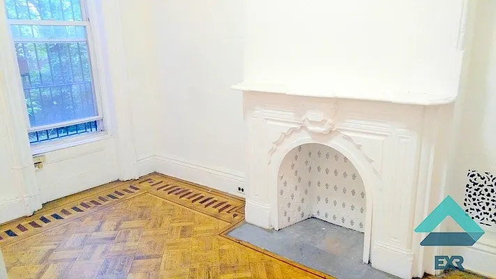 Rented by EXR | media 44