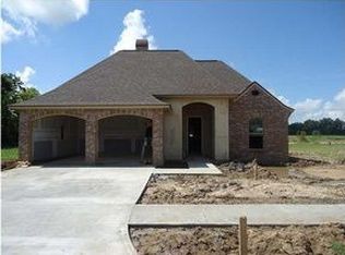 208 Bayou Lake Rd, Youngsville, LA 70592