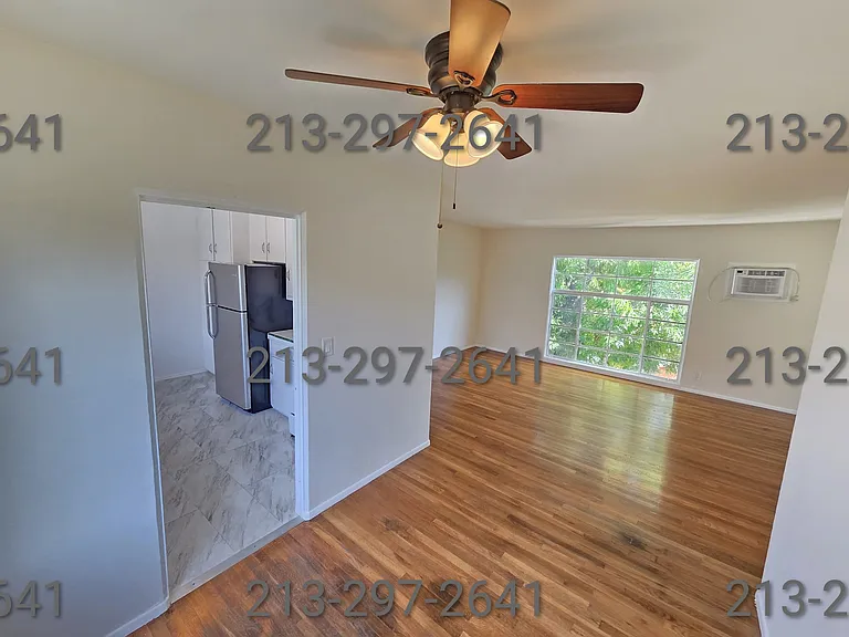 12515 Whitsett Ave #D — Photo 8