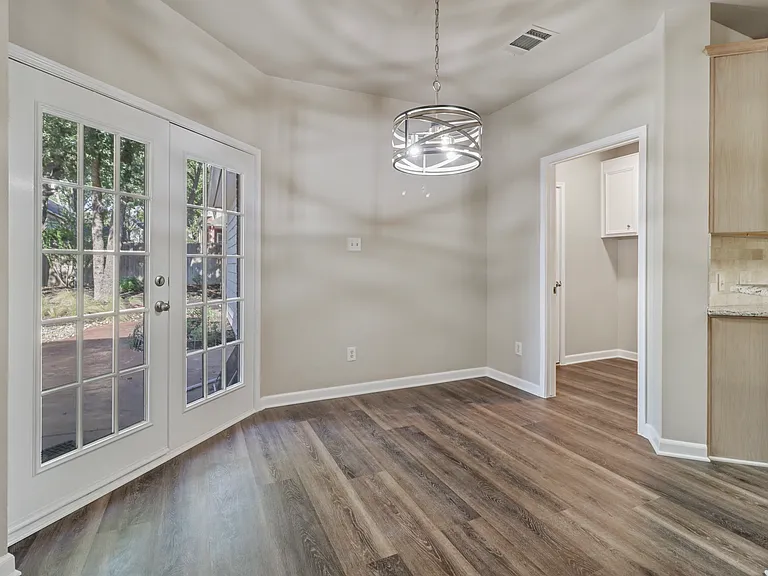 1527 Lakeview Dr — Photo 7
