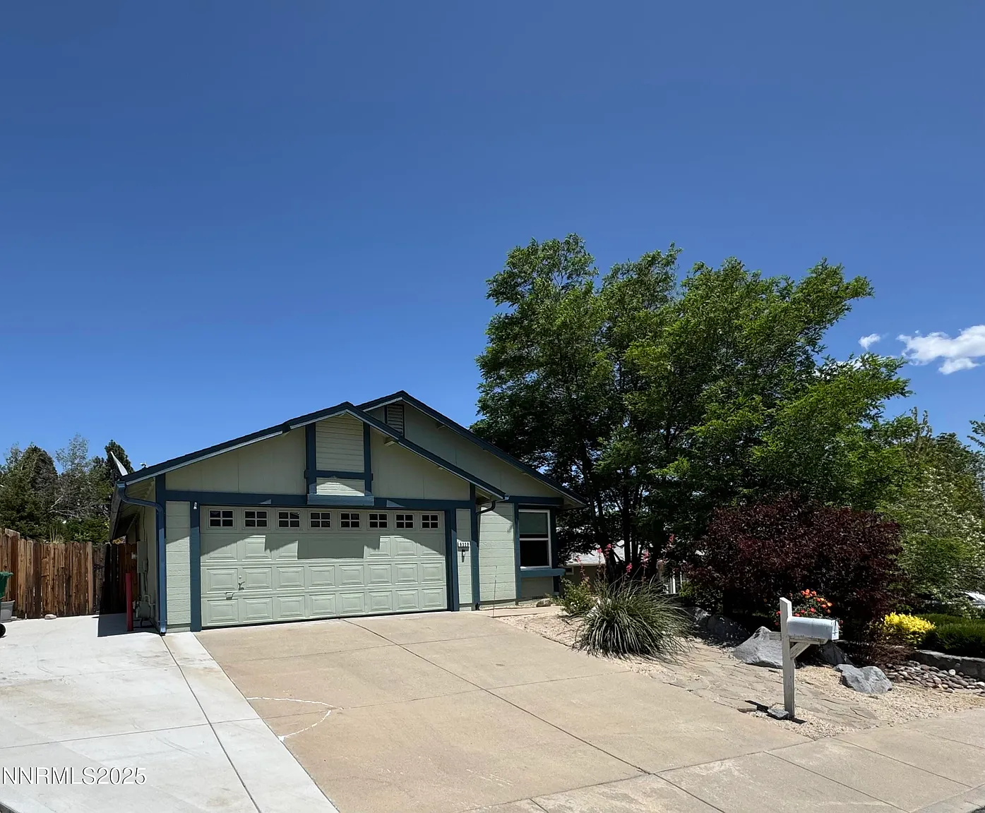6559 Fall River Cir photo 1