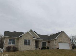159 Buckingham Ln, Charles Town, WV 25414