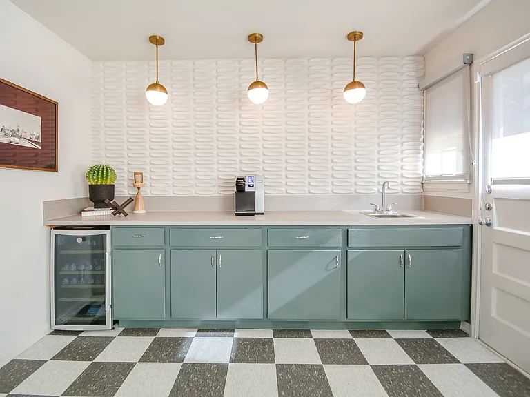 Urban Living in our Kessler Park Apartment Homes — Photo 34