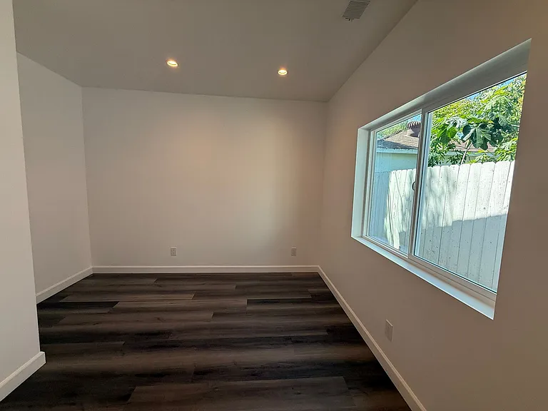 18312 Jovan St — Photo 5