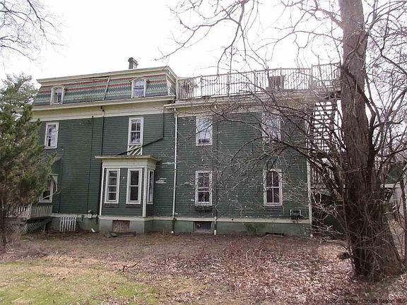 4th image of 1141 Main St
