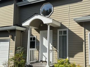 692 Creek Dr, Menlo Park, CA 94025