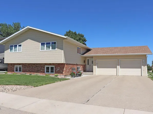 1948 Jackson Ave, Bismarck, ND 58501