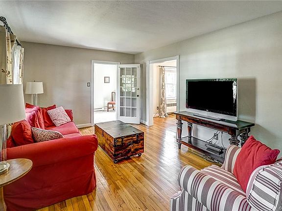 5th image of 907 Pepper Ave