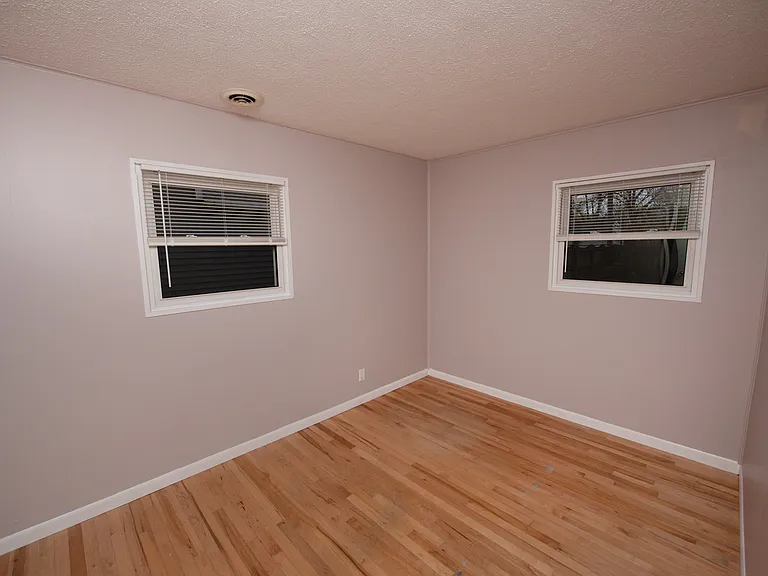 2505 Edgelea Dr — Photo 10