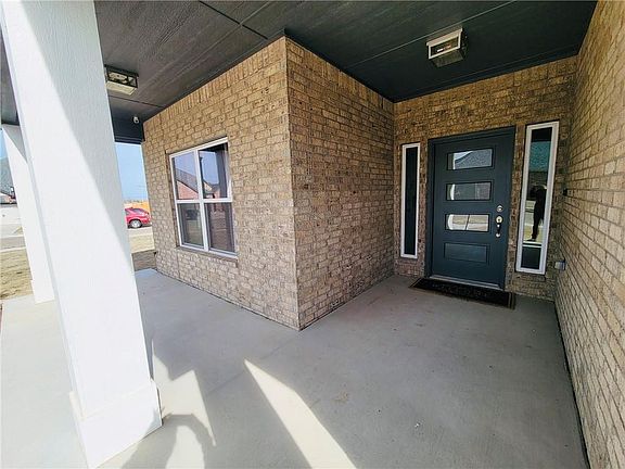 4th image of 16800 Triana Dr