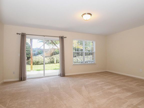 4th image of 48 Ackland Dr