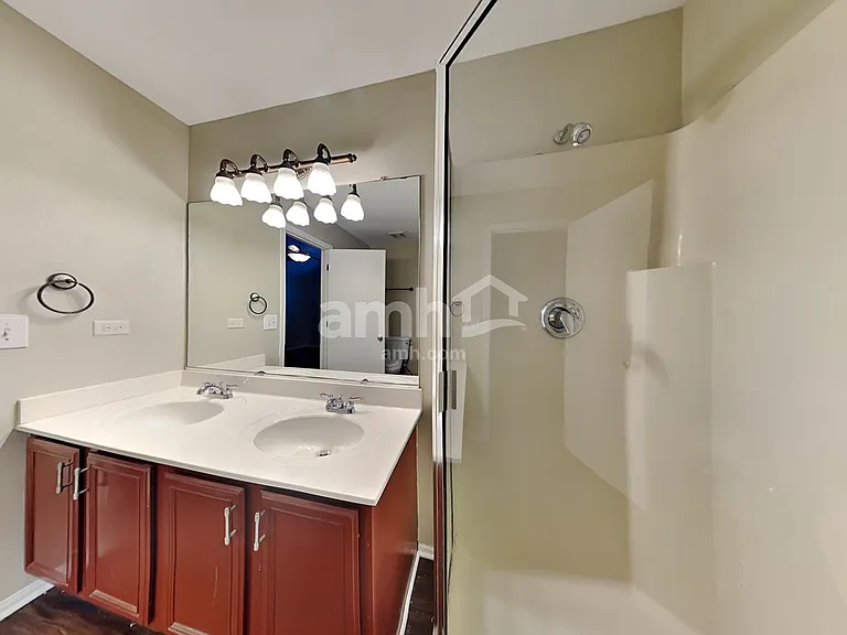 1920 Chestnut Grove Dr — Photo 12