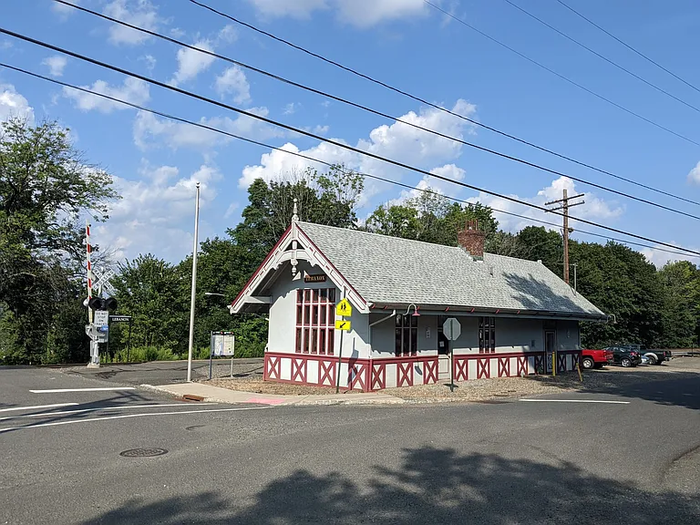 105 Conover Ter — Photo 16
