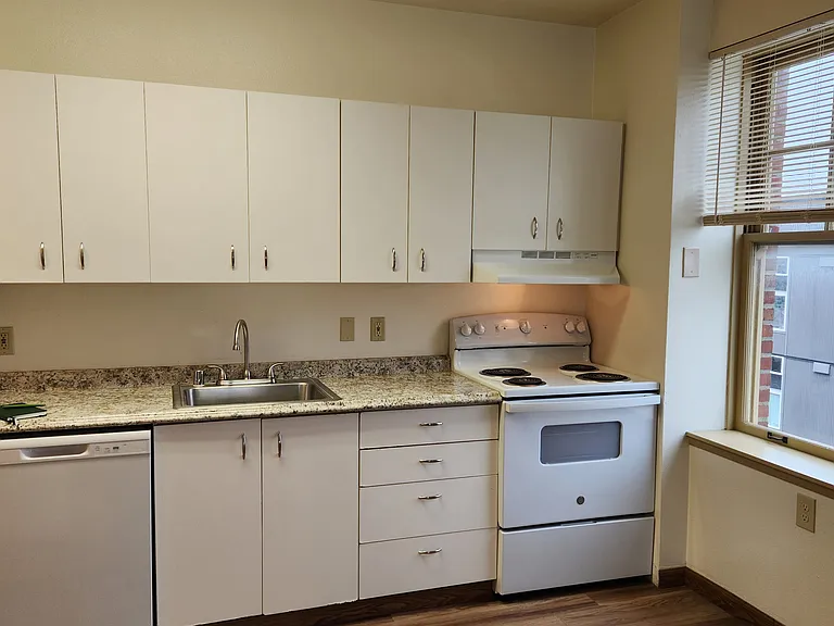 Monte Cristo Hotel Apartments — Photo 39