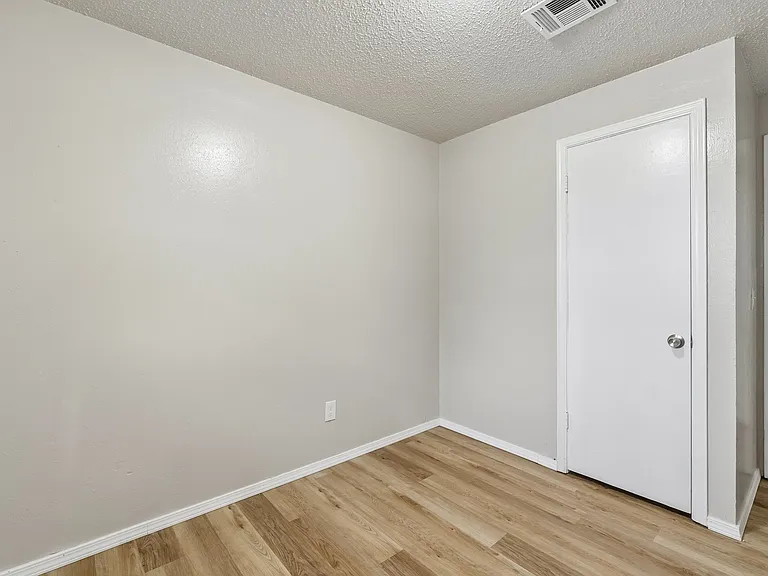 3133 Greenbrier Ter — Photo 10