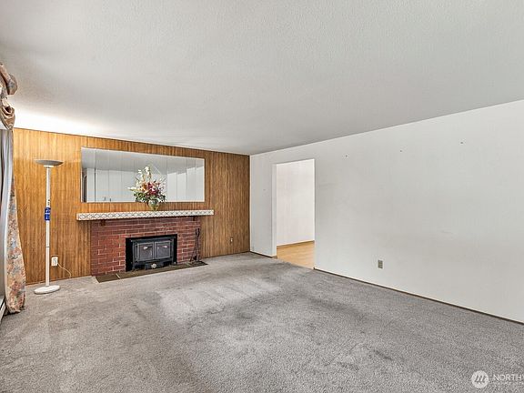 4th image of 2322 98th Street SE