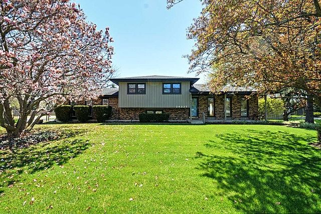 1st image of 24337 W Boulevard De John