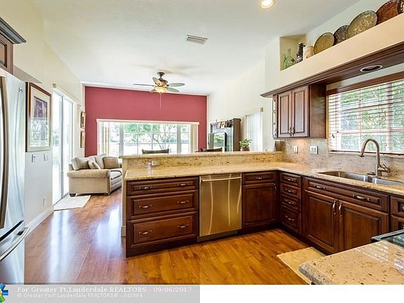 5th image of 1178 Laguna Springs Dr