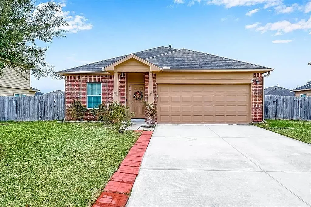 4 bed, 1812 sqft, $2,000 — Photo 1