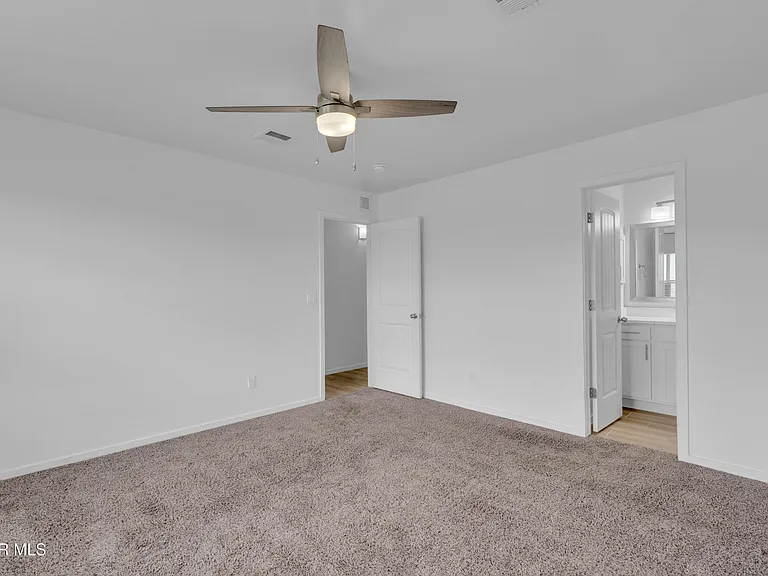 13095 Emerald Hills Ave — Photo 11
