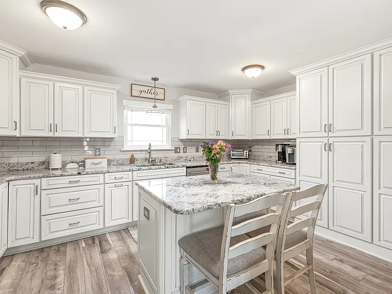 3929 Wexford Ln — Photo 5