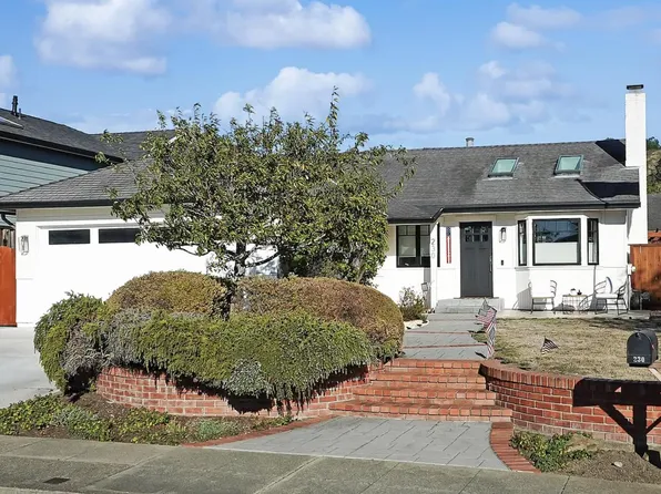 230 Bridgeport Dr, Half Moon Bay, CA 94019