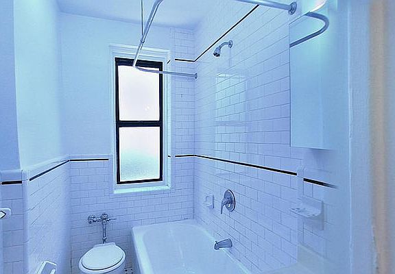 4th image of 8 Gramercy Park S APT 2G