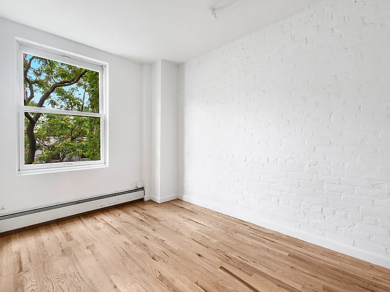 306 W 30th St #4R — Photo 5