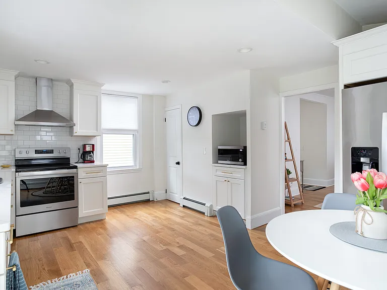30 E Bowery St — Photo 3