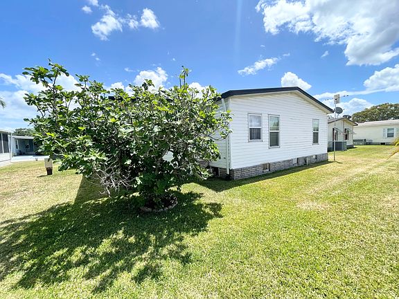 5th image of 466 Country Oaks Dr