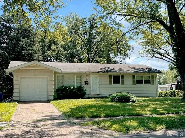132 Fenwick Dr, Saint Louis, MO 63135