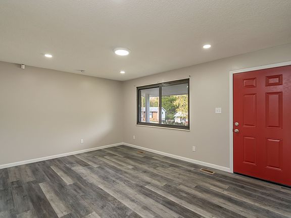 4th image of 7332 Meadowbrook Cir