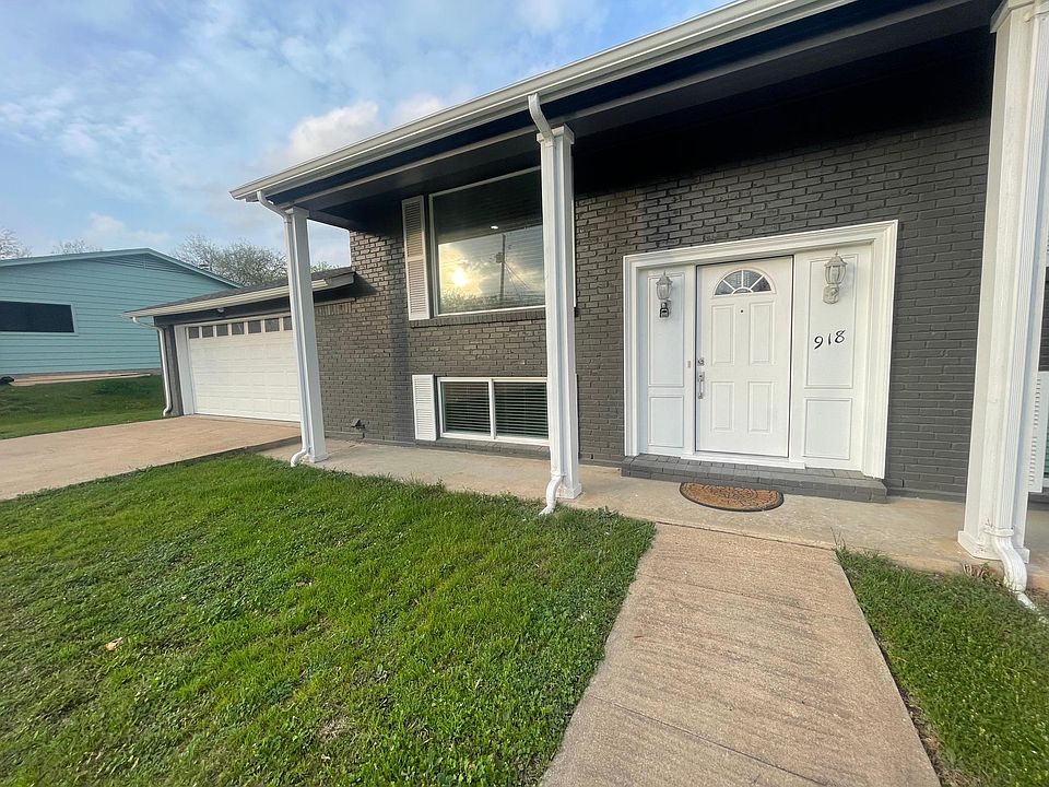 1st image of 918 Berrywood Dr