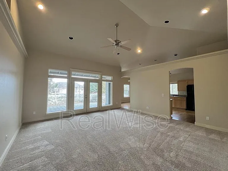 835 Nutcracker Dr — Photo 8