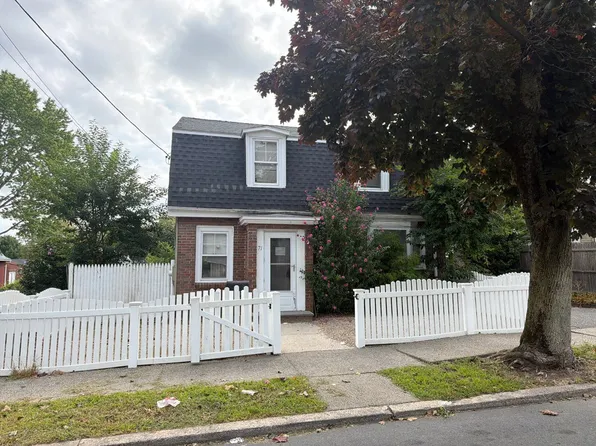 71 Gardiner St, Lynn, MA 01905