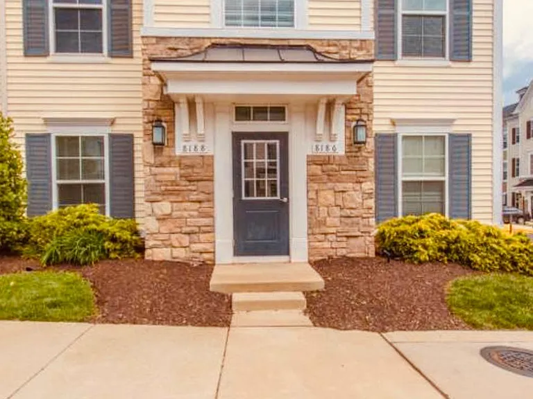 8188 Falls Grove Dr — Photo 1