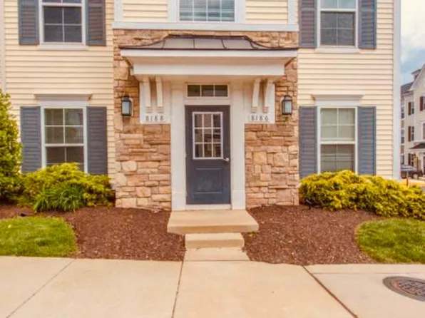 8188 Falls Grove Dr, Manassas, VA 20111