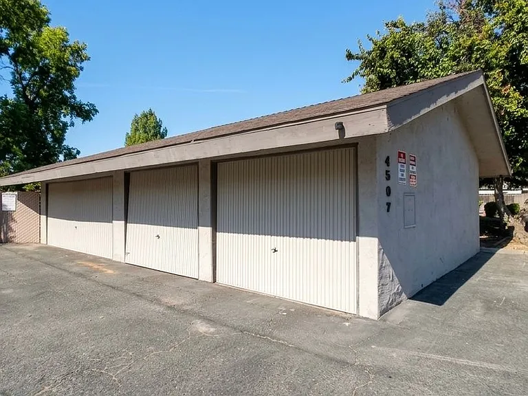 4597 N Emerson Ave — Photo 15