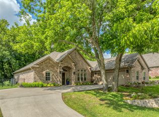 2502 Creekbend Cir, Sherman, TX 75092