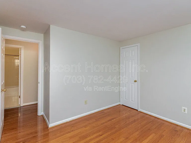 7579 Cross Gate Ln — Photo 20