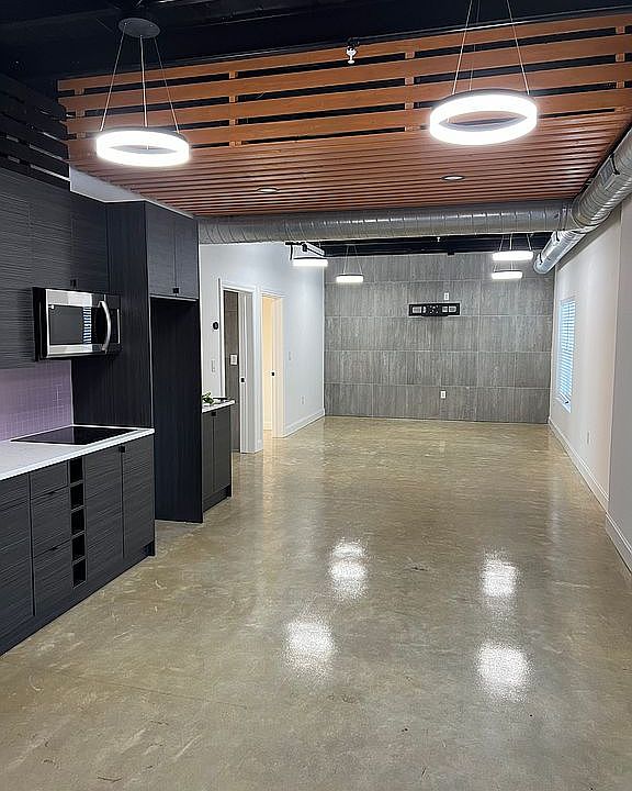 1st image of 809 Montana St #1202