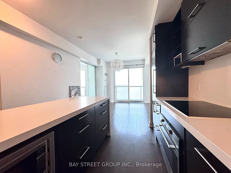 1080 Bay St #4006 — Photo 7