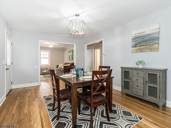 4th image of 14 Sherwood St