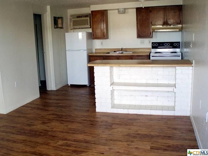 2nd image of 1706 N Interstate 35 APT 2