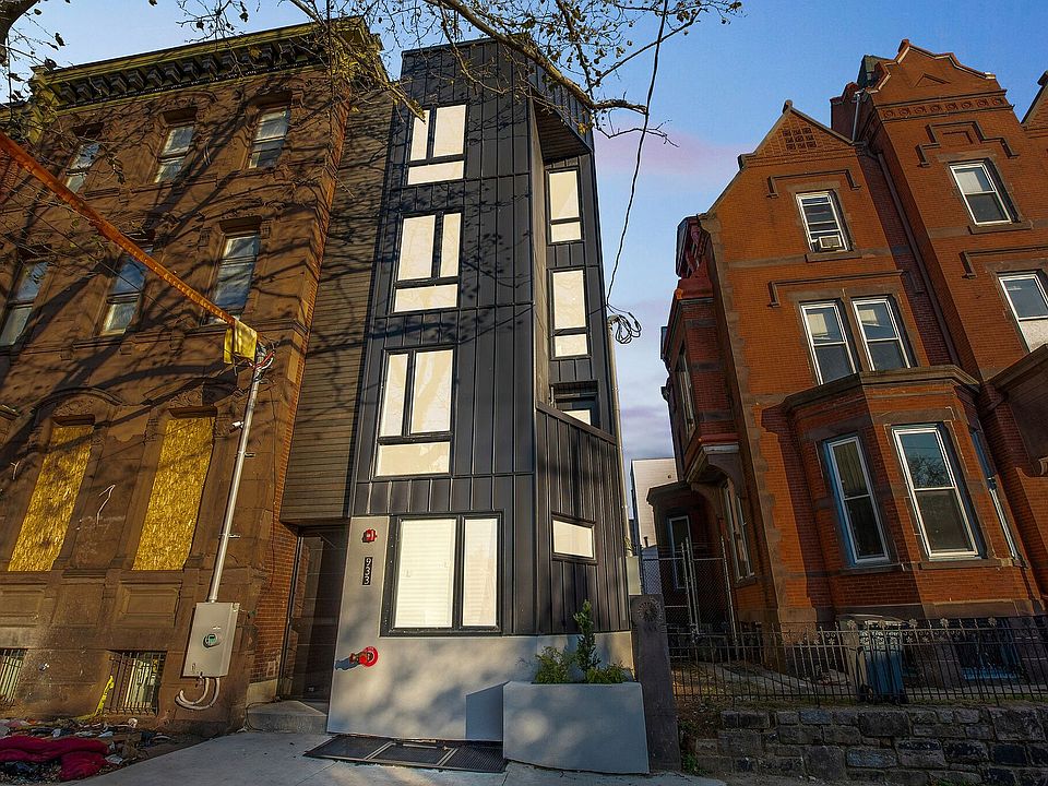 Building Photo 5