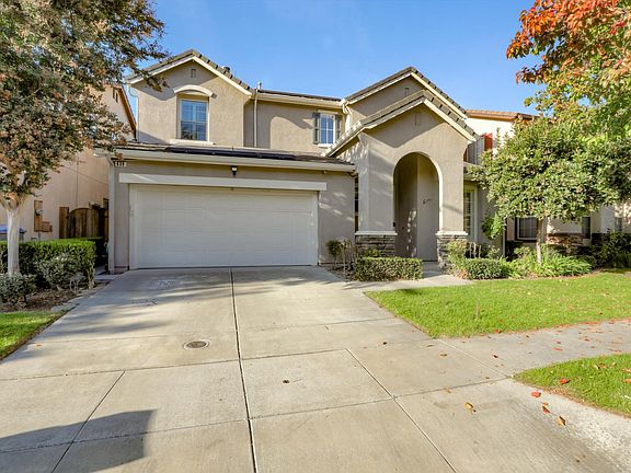 3rd image of 839 Dederick Ct